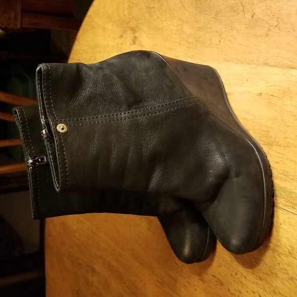 Prada black leather wedge boots booties 38.5 7.5 8 - Picture 5 of 10